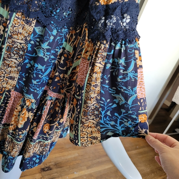 Jaase Tunic with Crochet detail, VGUC, Size S - Picture 3 of 8